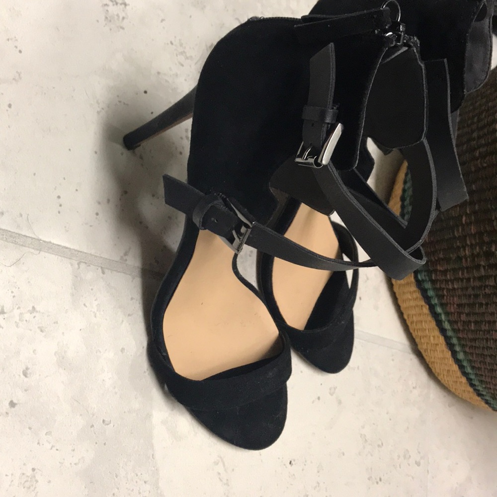Joe’s suede and leather strap heel - Picture 2 of 8